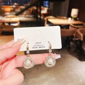 Fashion Luxury Ethereal Pearl Earrings - Image 6